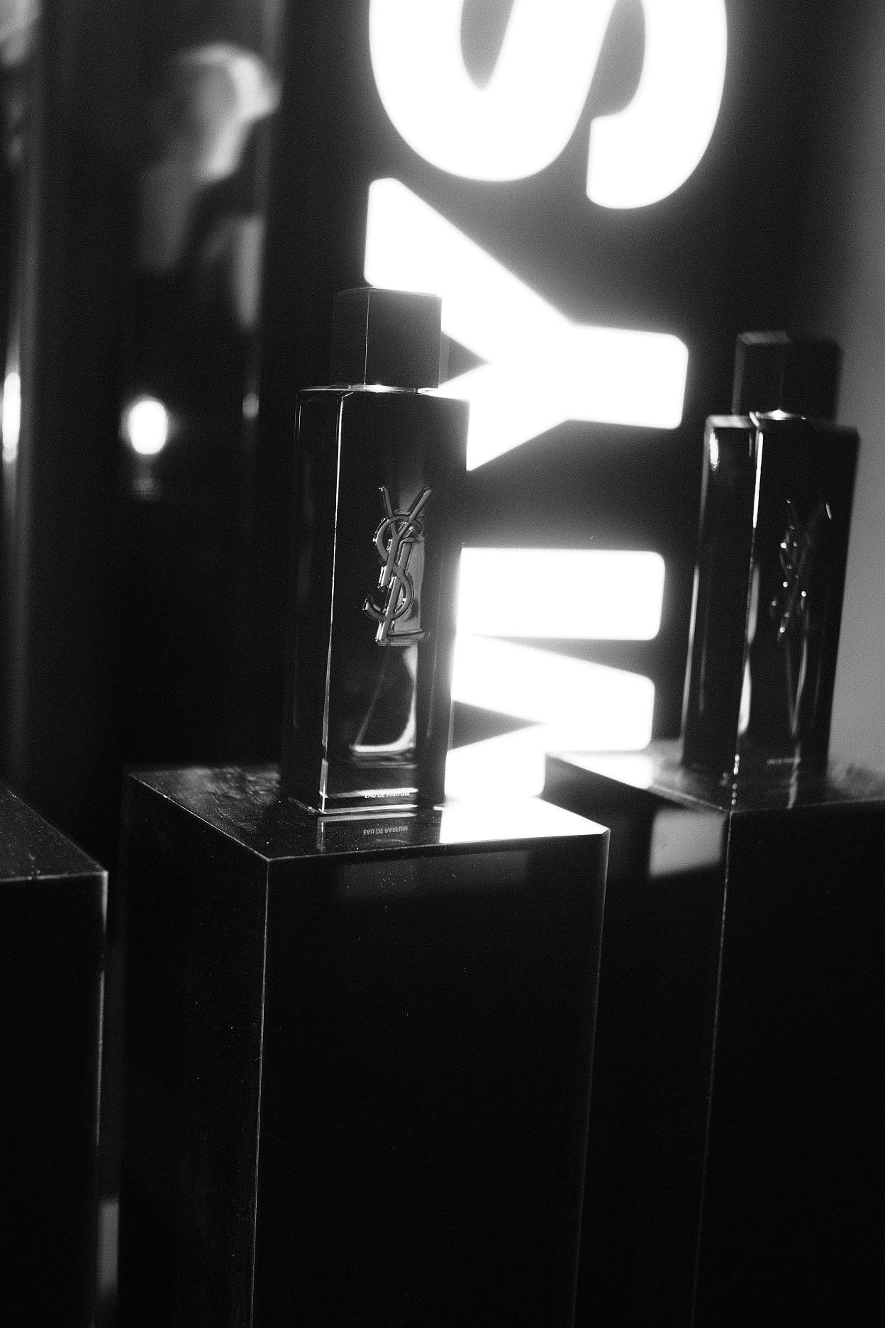 Yves Saint Laurent Beauty uviedol na trh nový zmyselný parfém MYSLF