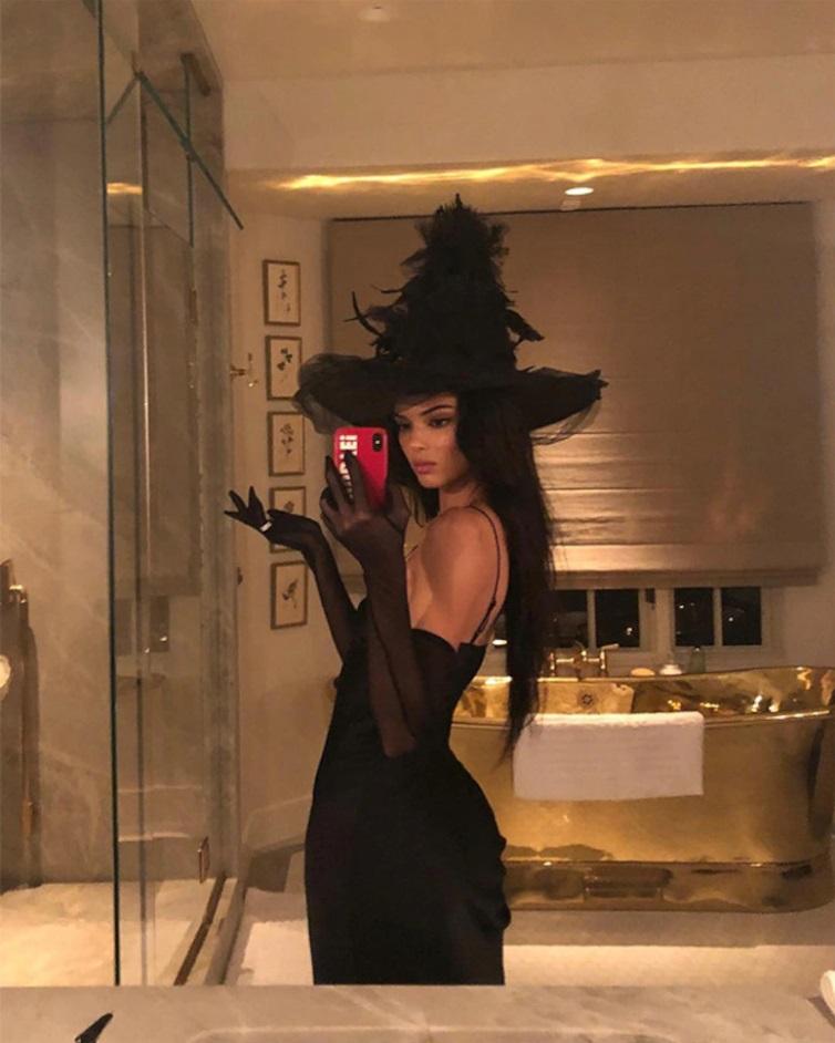 Kendall Jenner ako čarodejnica