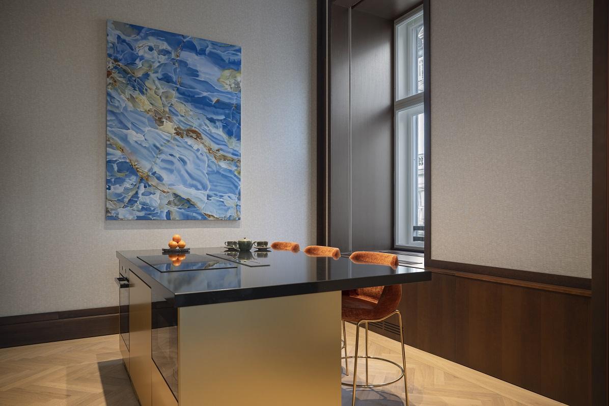 Obraz konceptuálneho umelca Hong Zeiss visí aj v hotelovom apartmáne Vienna Art Suite.
