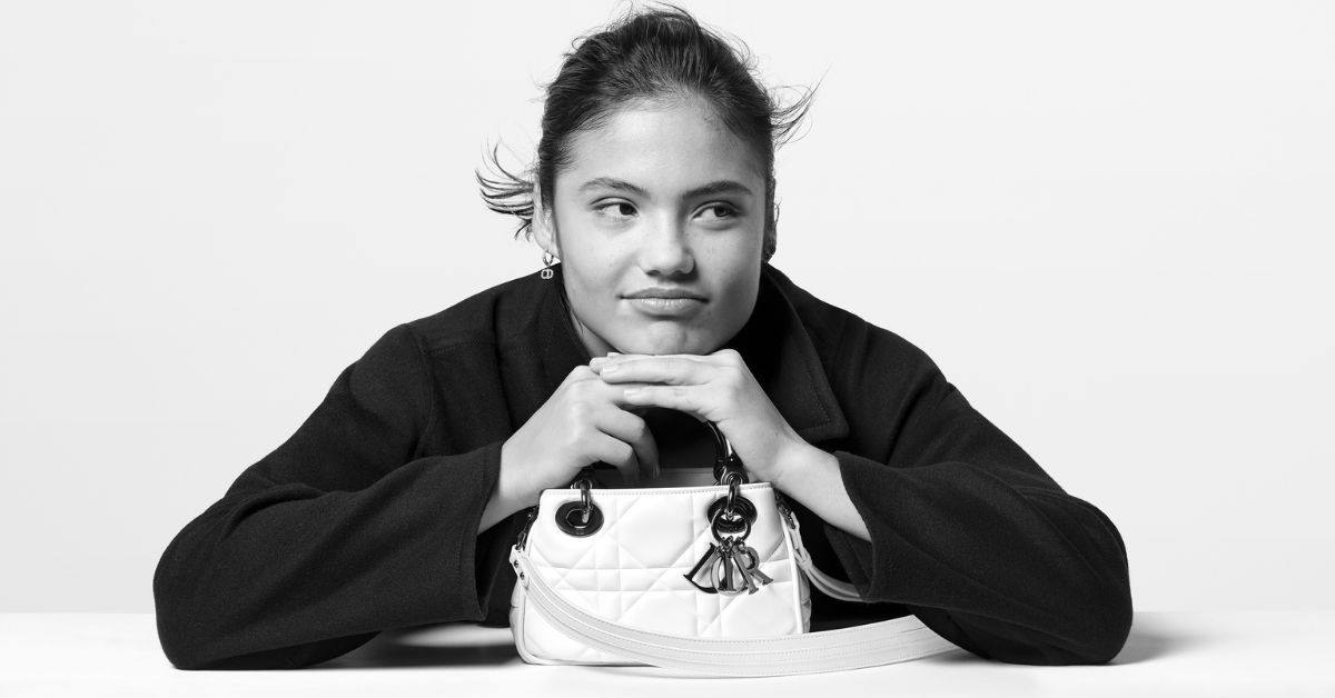 Tenistka Emma Raducanu tvárou kampane Dior