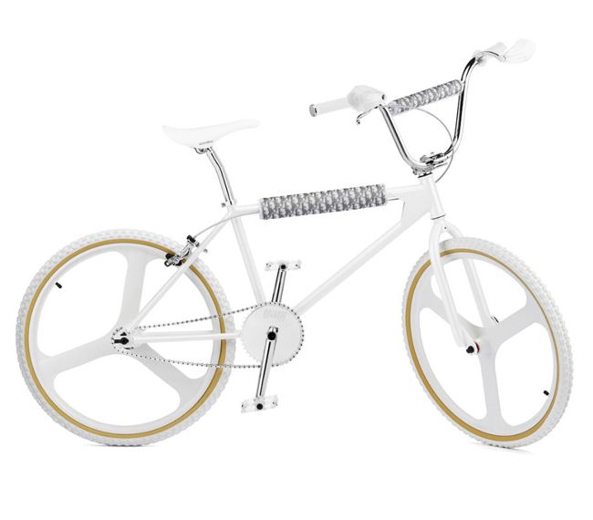 Bicyklovanie podľa Dior
