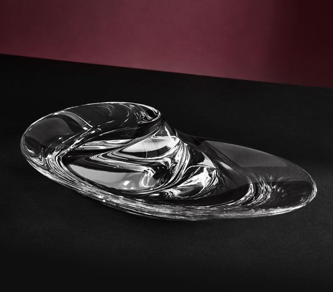 Zaha Hadid uvádza líniu jedálenskej keramiky a skla