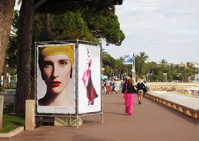 Fotka z Top Fashion zdobí promenádu v Cannes