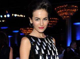 OUTFIT DŇA Camilla Belle