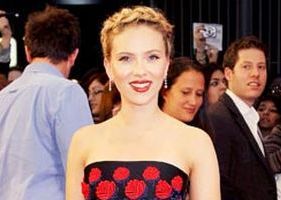 OUTFIT DŇA Scarlett Johansson